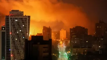 Kyjev čelil ruskému dronovému a raketovému útoku