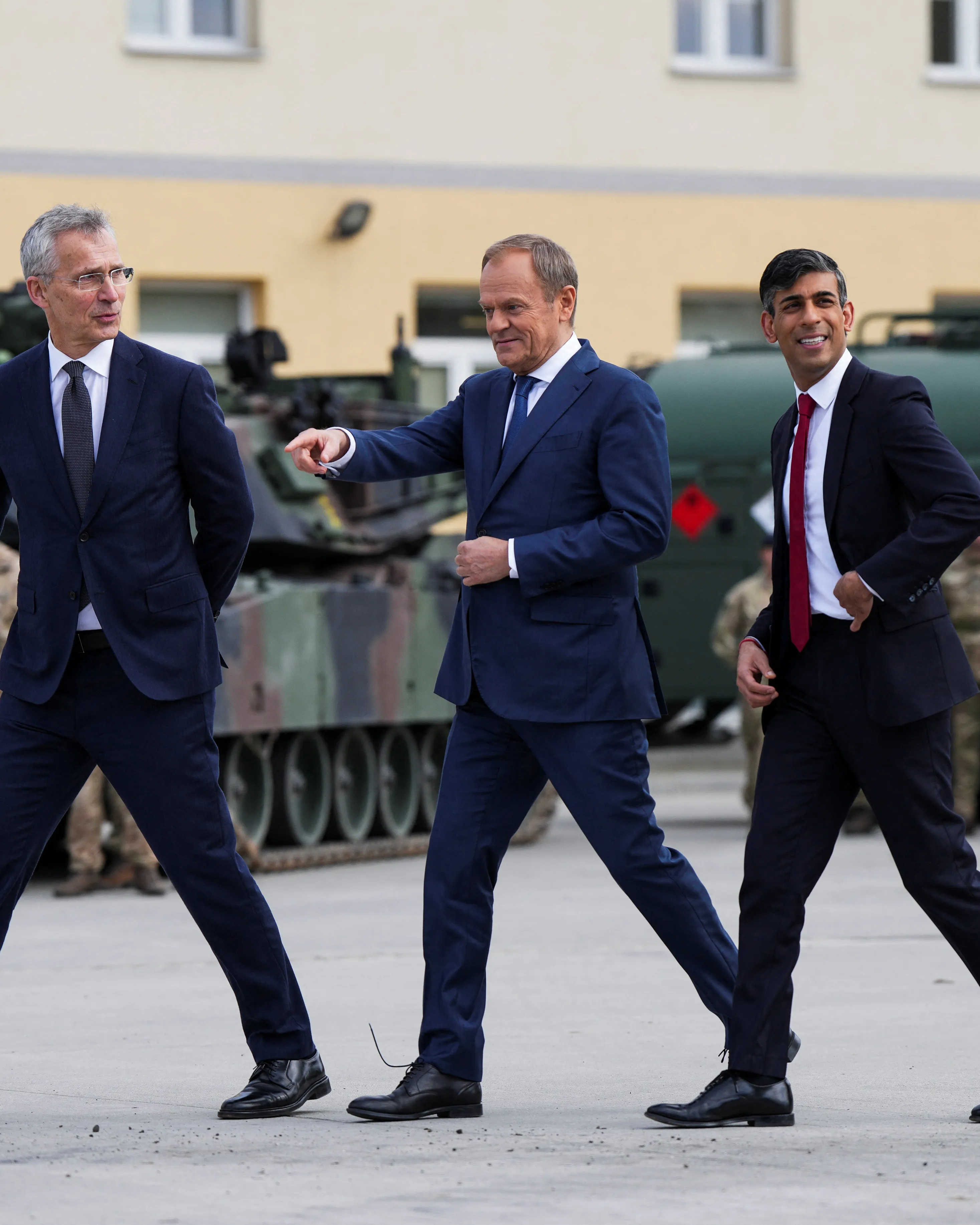 Britský zbrojní průmysl přejde do válečného režimu, oznámil premiér Sunak