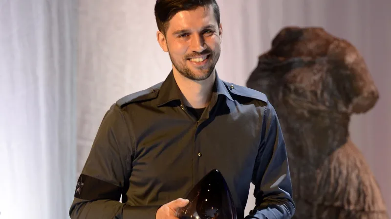 Czech Grand Design / Jan Čapek přebírá cenu pro Deisgnéra roku 2013