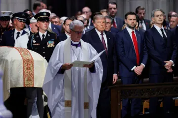 Bral vážně své poslání, ale ne sebe, řekl Trump na rozloučení s Grahamem