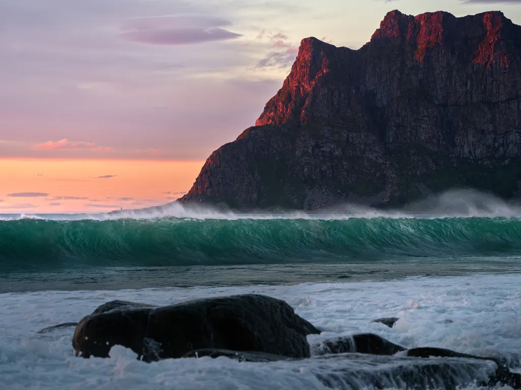 Daniel Pavlinovic, Lofoty v Norsku: Mořská zeď

Obrovská vlna těsně předtím, než se rozbije o pobřeží