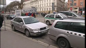 Stání taxi před Hlavním nádraží v Brně