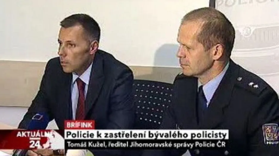 Policejní brífink k vraždě expolicisty