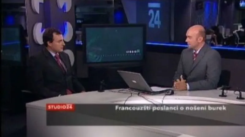 Studio ČT24 - Komise prozkoumá nošení burky