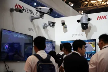 USA trestají 28 čínských firem a úřadů kvůli šikaně Ujgurů. Sankce míří i na výrobce sledovacích kamer Hikvision