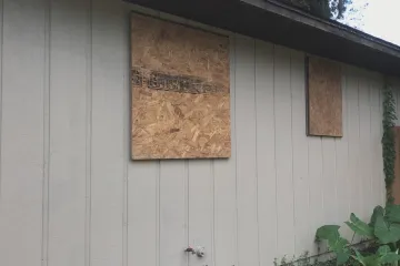 Češi na Floridě a v Karibiku: Někteří před hurikánem utíkají, jiní zatloukají okna