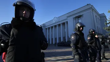 Protestující v centru Kyjeva