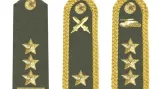 Vojenské hodnosti (zleva): plukovník, brigádní generál, generálporučík