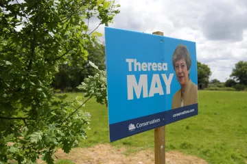 Souboj opět vypukne naplno. Britské strany po útoku spustí kampaň