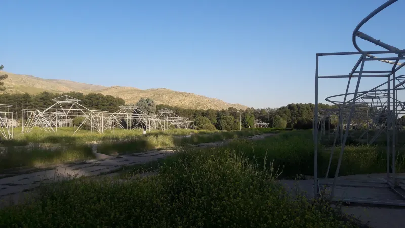 Konstrukce luxusních stanů, které nechal u Persepole vystavět šáh při oslavách 2500 let perské říše