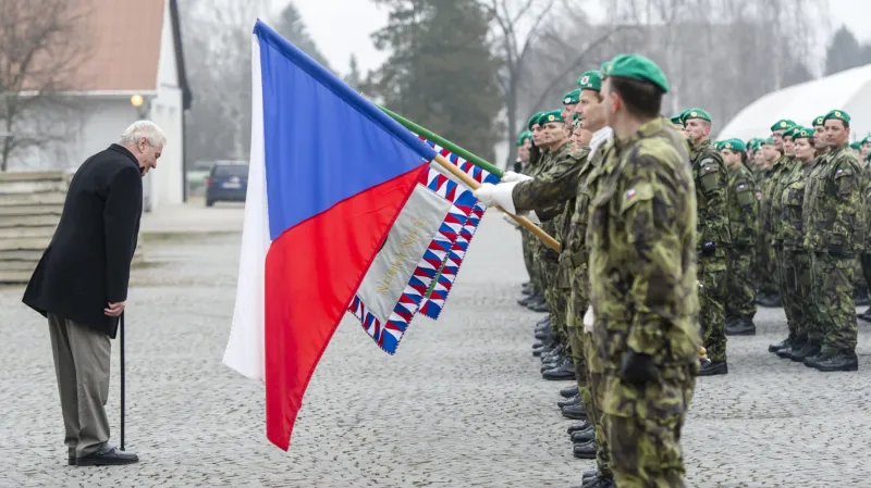 Miloš Zeman navštívil polní nemocnici v Královéhradeckém kraji