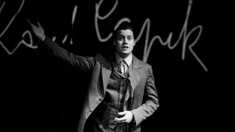 Míla Tichý jako Karel Čapek