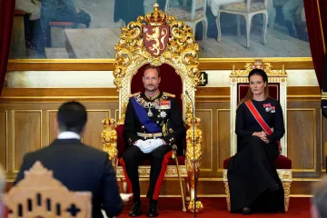 Nový norský král Haakon VIII. složil v parlamentu přísahu