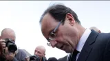 Hollande čelí skandálům kvůli tajným fondům
