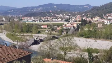 V severní Itálii se zřítil silniční most