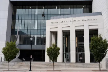 Muže, který měl zastřelit aktivistu Kirka, obžalovali. Hrozí mu i trest smrti