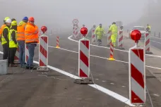 U Kněževsi začala přestavba křižovatky na D7. Má být bezpečnější