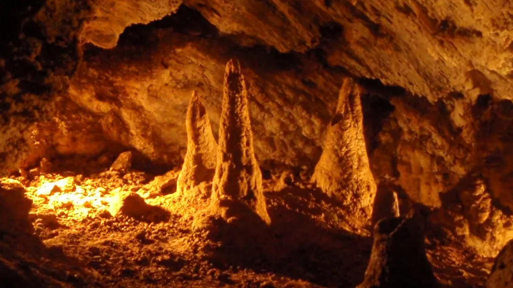 Gejzírové stalagmity