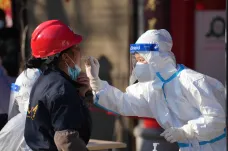 Pandemie ve světě: Jihoevropské státy zavádějí roušky venku, Izrael a Chile začnou se čtvrtou dávkou
