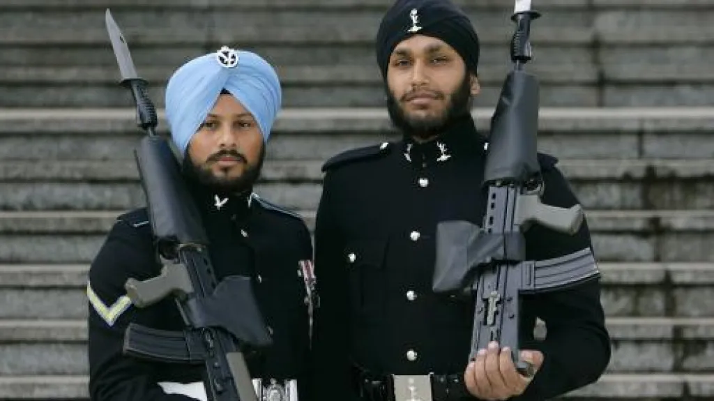 Sikhové ve stráži britské královny