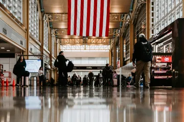 USA vyhostily francouzského vědce, který kritizoval Trumpa