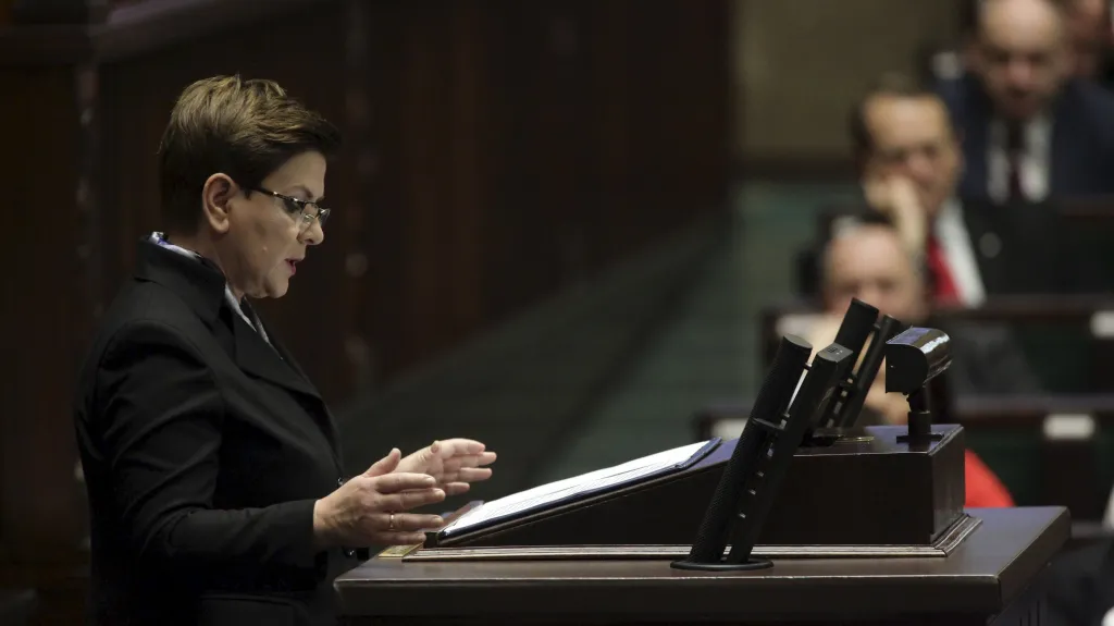 Beata Szydlová představila program své vlády v polském Sejmu