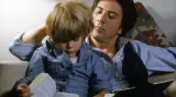 Dustin Hoffman získal dva Oscary za hlavní role. Prvního v roce 1979 za roli v dramatu Kramerová vs. Kramer. Byl na první pohled vlastně obyčejný příběh pozoruhodný právě hereckými výkony? V. Hába: „Tento film opět rezonoval s dobou. Rozvody, boje o děti, to bylo velice senzitivní téma, navíc položené do emocionální roviny. A Hoffman sám se do své role položil, přiznával, že se díky tomu, že hrál otce, naučil hodně o sobě jako o otci.“