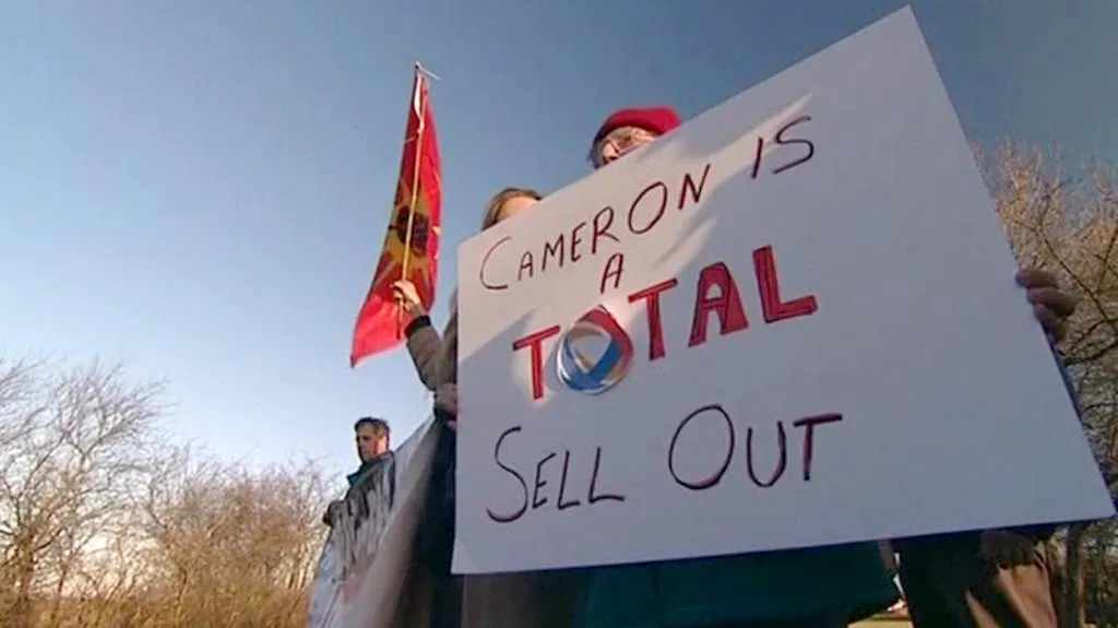 Britové protestují proti břidlicovému plynu