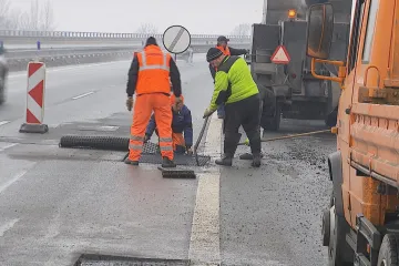 Silničáři začínají opravovat výtluky, zima je nejhorší za dekádu