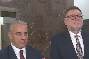 Vláda zatím podle Stanjury nepočítá s růstem platových tarifů od ledna, odbory to kritizují