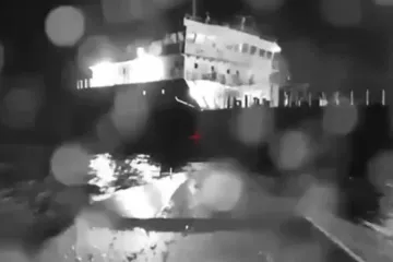 Námořní dron zasáhl tanker plující pod ruskou vlajkou u Kerčského průlivu