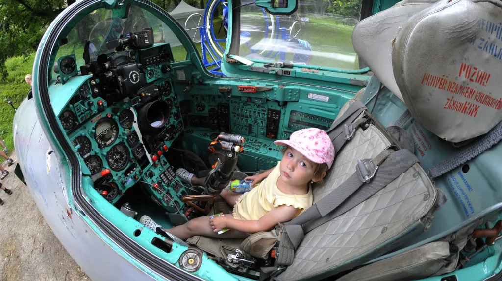 Věda v Olomouci. V roce 2013 sem zavítal i MIG 21