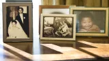 Obamovy rodinné fotky na stole v Oválné pracovně