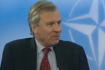 Jaap de Hoop Scheffer pro ČT: Téma radarové základny by se mělo NATOlizovat