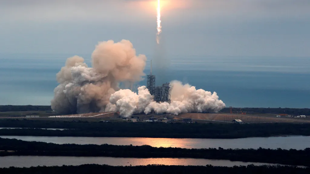 Úspěšný start Falcon 9