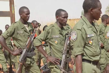 Tři africké vojenské režimy se bojí intervence, uzavřely obrannou smlouvu