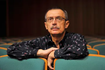 Recenze: Emil Viklický překračuje hudební světy. S Mertou i Suchým hraje skvěle