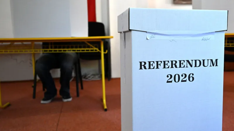 Referendum ve volební místnosti v Trebišově