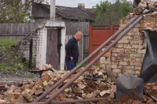 Návrat zalitý slzami. Z domu ukrajinské rodiny zbyly jen ohořelé zdi