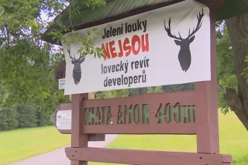 Má stát v Krkonoších u přísně chráněné zóny horská bouda? Úřady se neshodnou