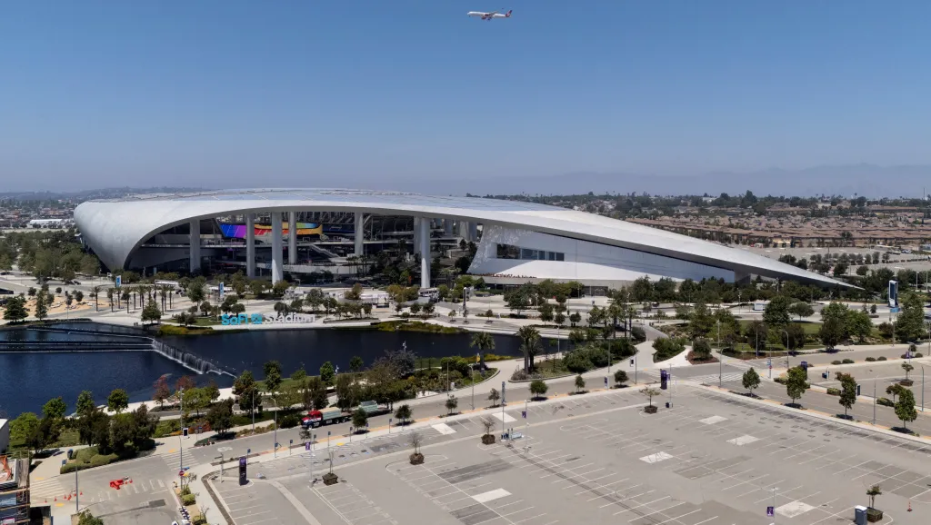 SoFi Stadium v Los Angeles