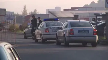 Kolona policejních vozidel