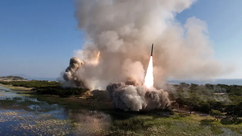 Test severokorejské rakety (8. 5. 2025)