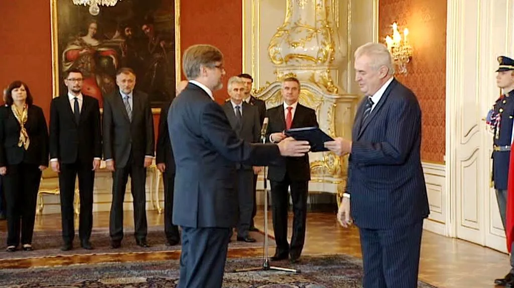Prezident jmenoval Uhlíře ústavním soudcem