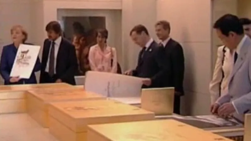 Angela Merkel a Dmitrij Medvěděv na Summitu G8 v italské Aquile