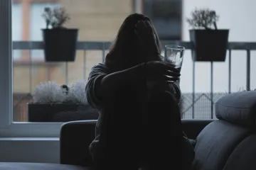 ÚS: Podmínkou otčímovi za znásilňování porušil soud práva oběti