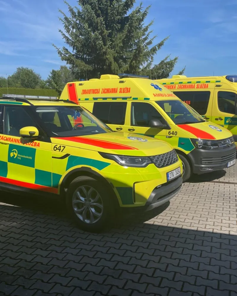 Záchranáři kvůli vedrům hlásí rekordní počty výjezdů, překonávají i covidové maximum