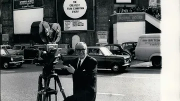 Producent Harold Lloyd se v roce 1970 zúčastnil tiskové konference k historii filmového průmyslu v Cinema City