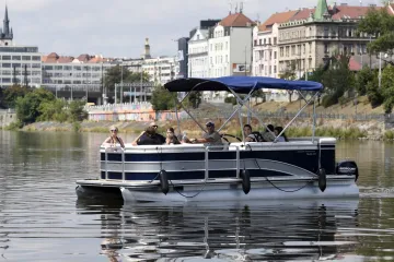 Praha vypíše soutěž na lávku mezi Holešovicemi a Karlínem. Nahradí provizorní přívoz