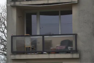 „Když mě pozná majitel, vyhodí nás z bytu.“ Reportéři ČT natáčeli v sociálně vyloučených lokalitách